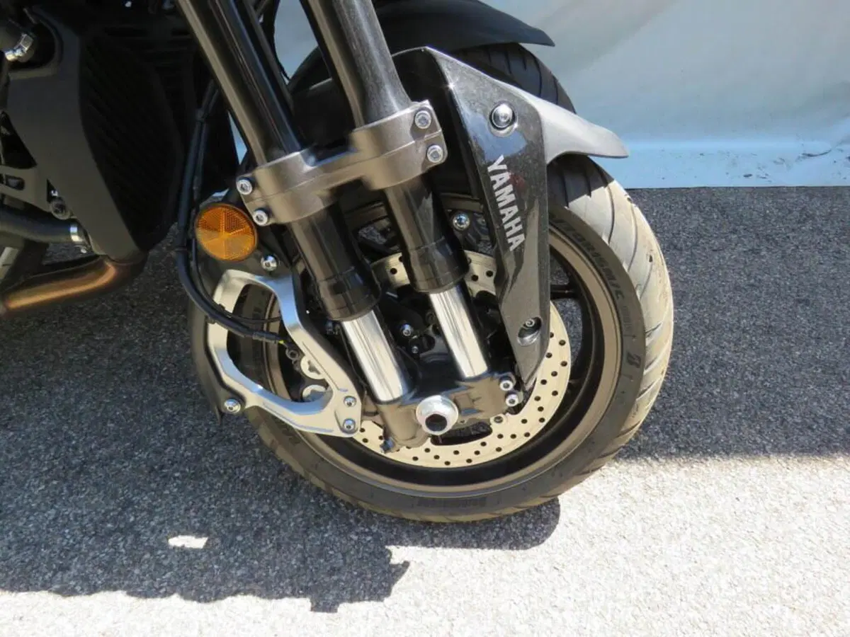 Yamaha Niken 890 GT (2023 - 26) (9)