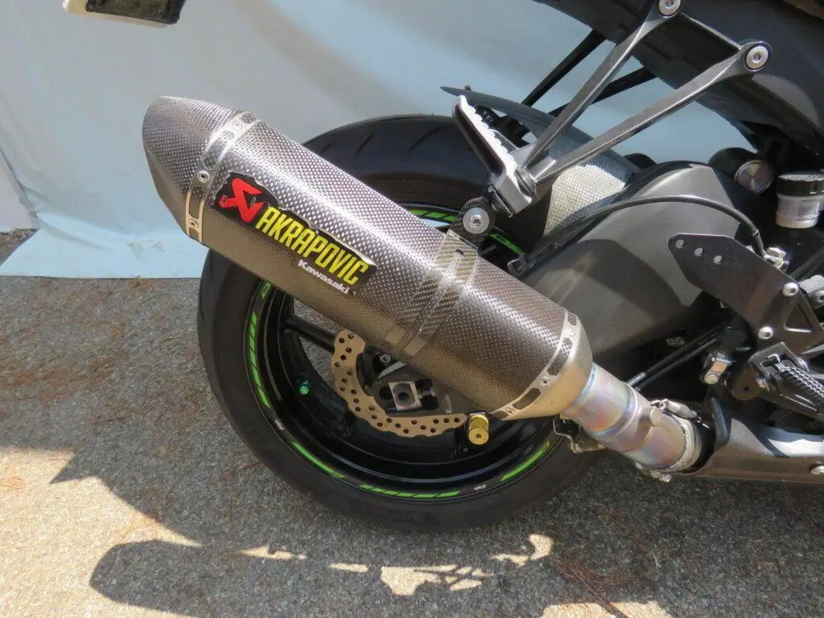 Kawasaki Ninja 1000 ZX-10R (2010 - 11) (11)
