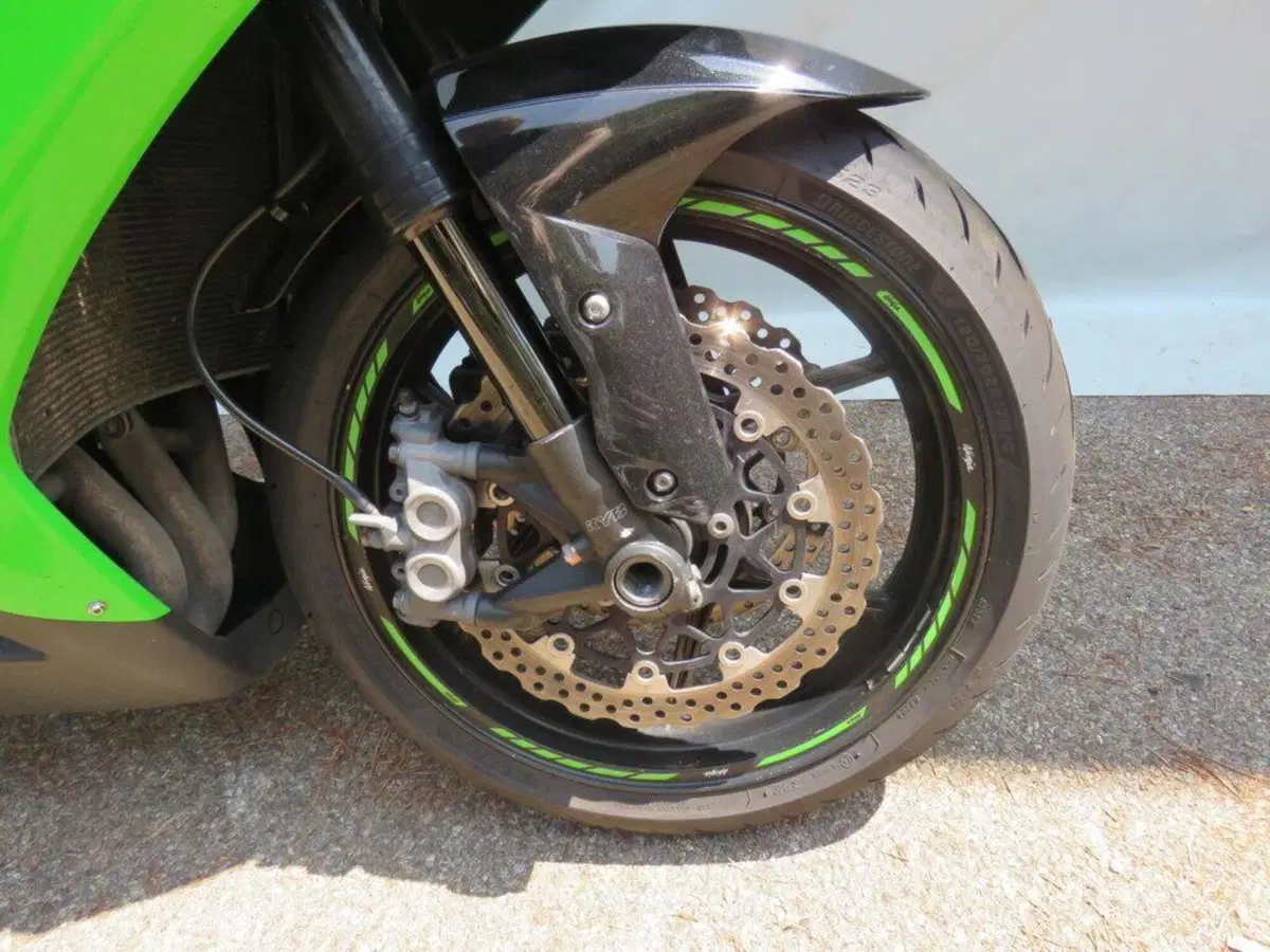 Kawasaki Ninja 1000 ZX-10R (2010 - 11) (10)