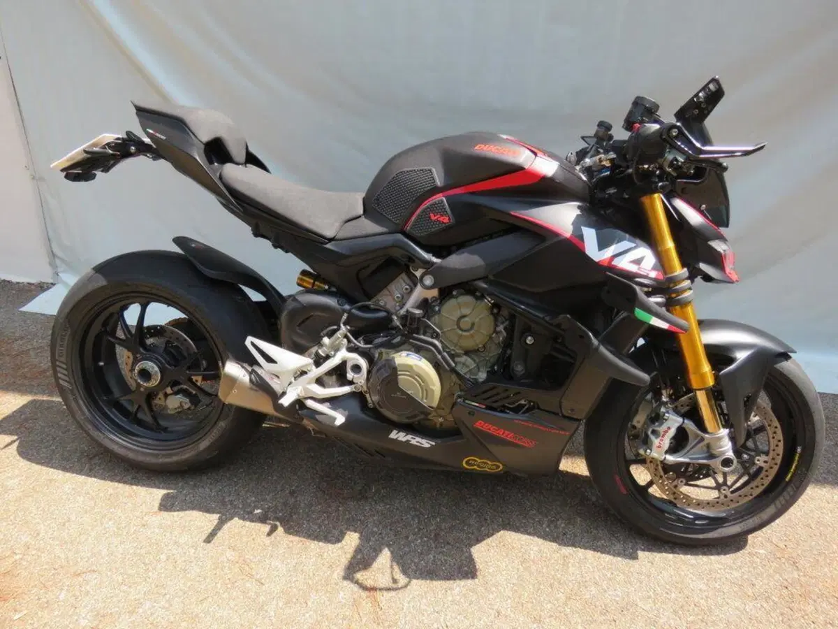 Ducati Streetfighter V4 1100 S (2021 - 22) (2)
