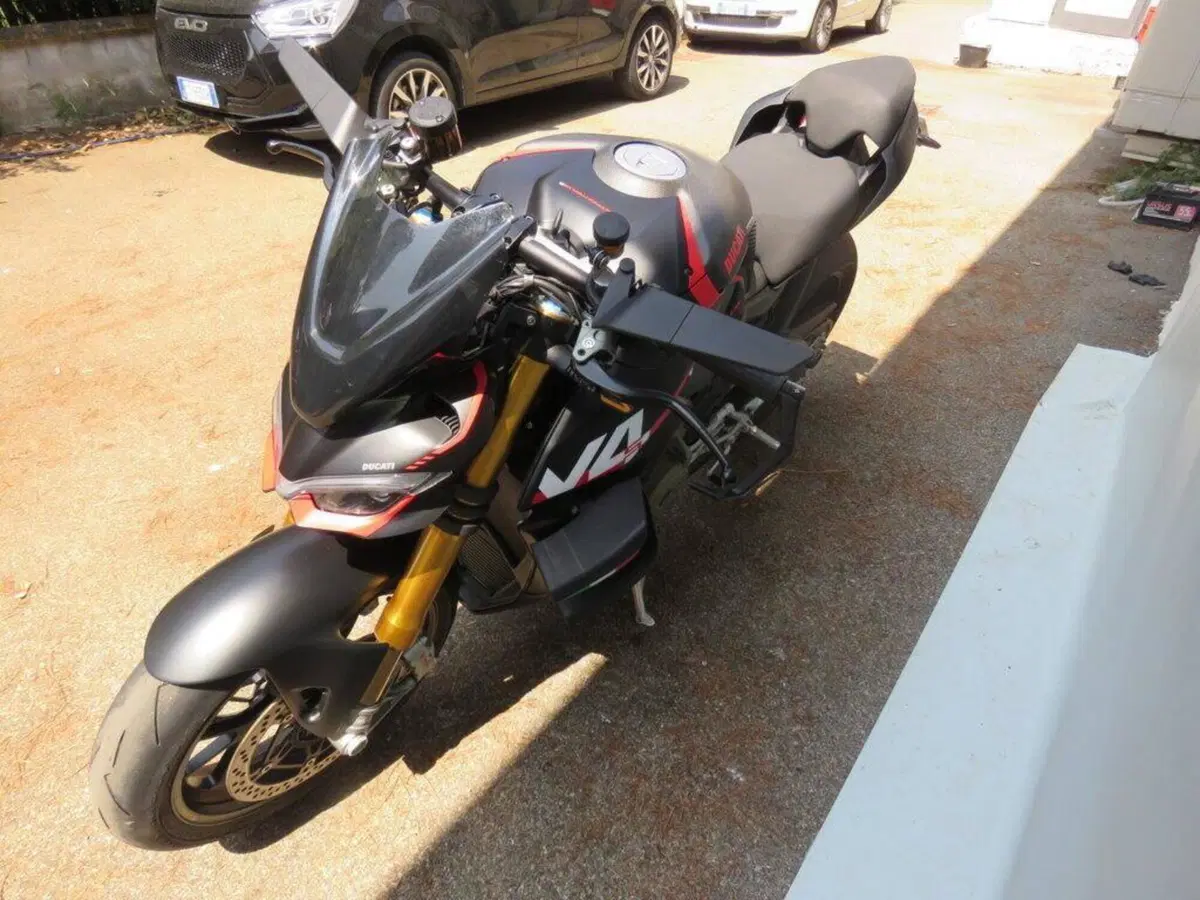 Ducati Streetfighter V4 1100 S (2021 - 22) (5)