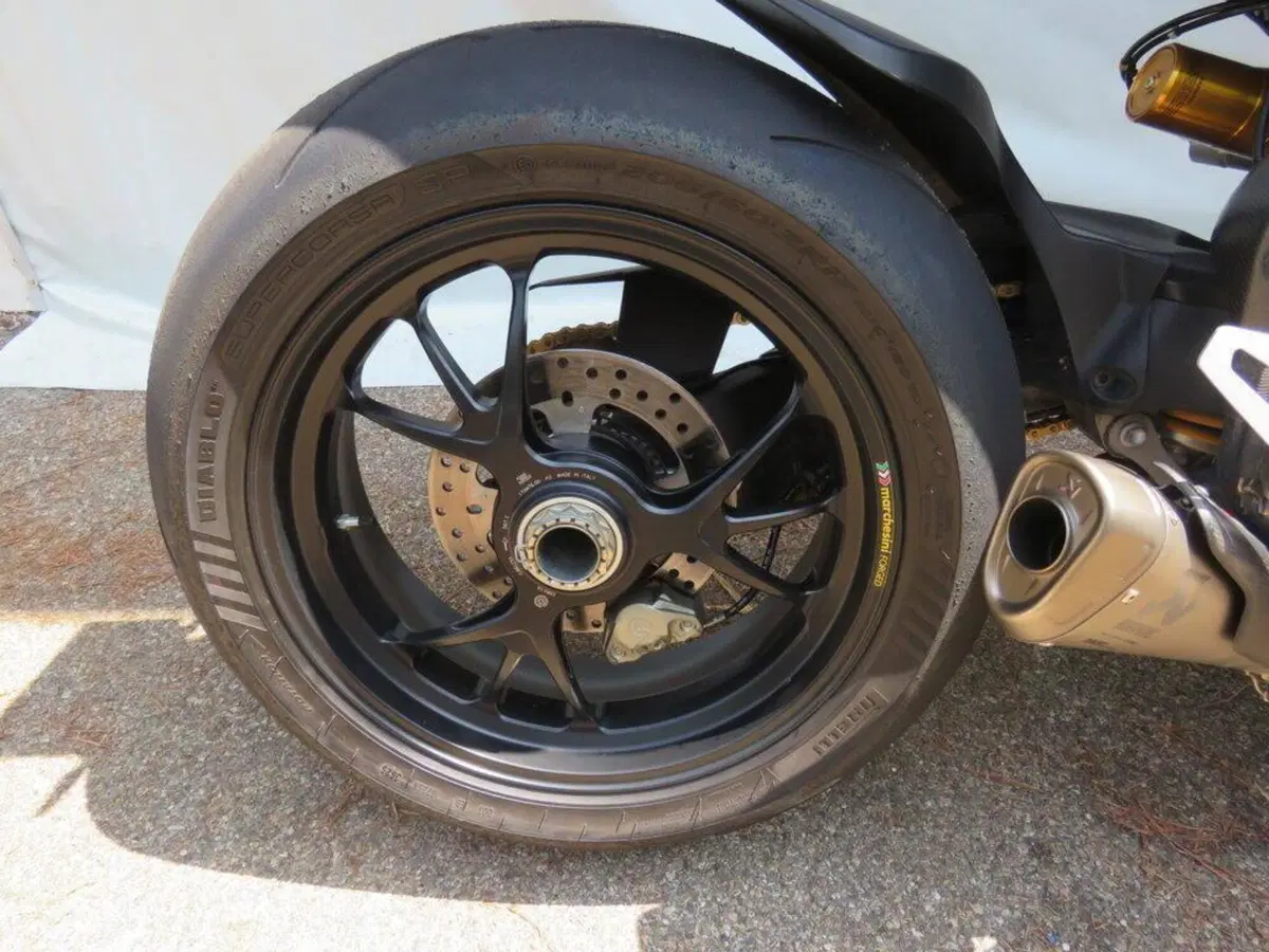 Ducati Streetfighter V4 1100 S (2021 - 22) (8)