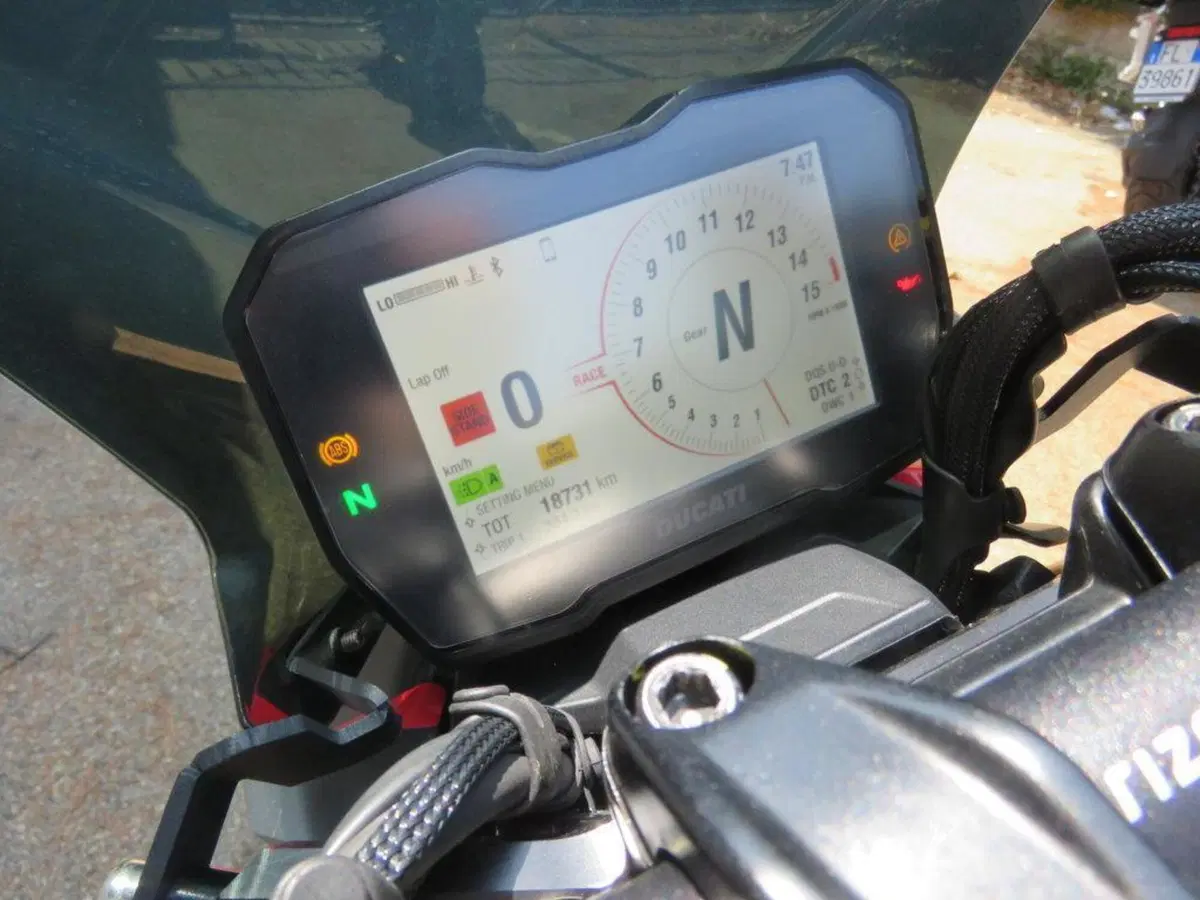 Ducati Streetfighter V4 1100 S (2021 - 22) (14)