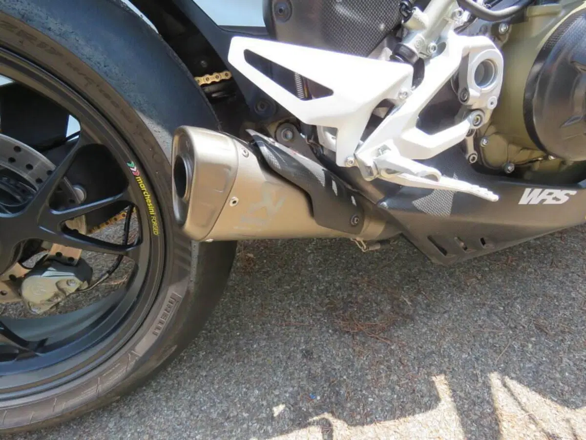 Ducati Streetfighter V4 1100 S (2021 - 22) (9)