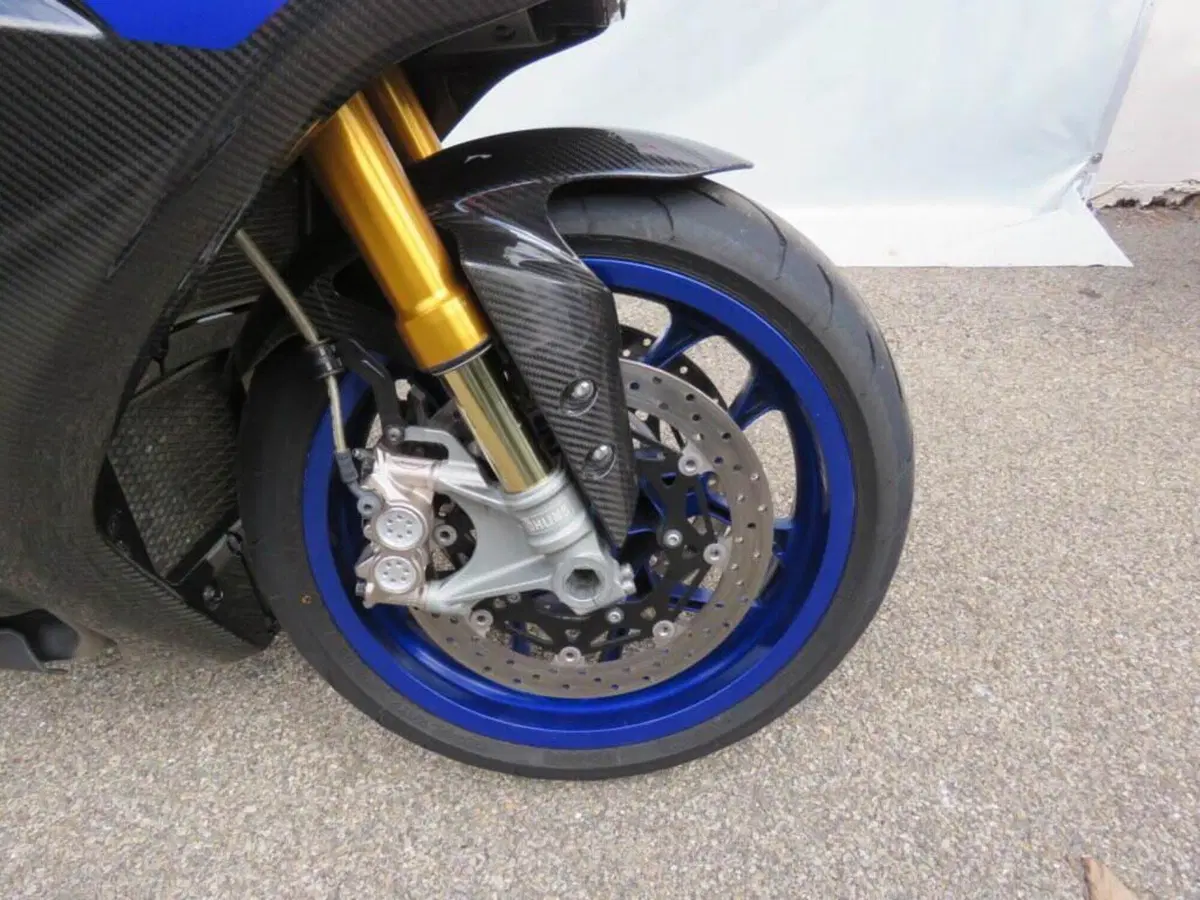 Yamaha YZF R1 M (2017 - 19) (5)