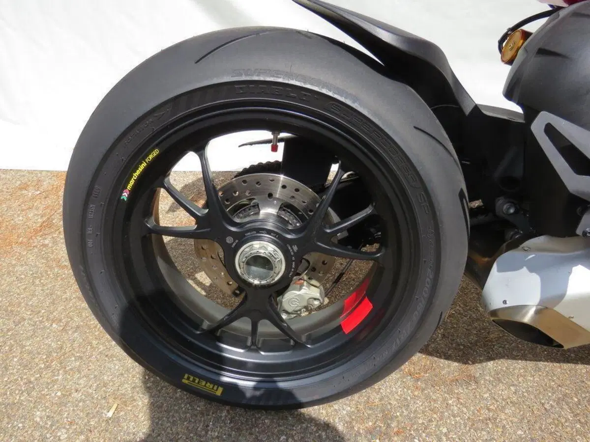Ducati Panigale V4 S (2022 - 24) (13)