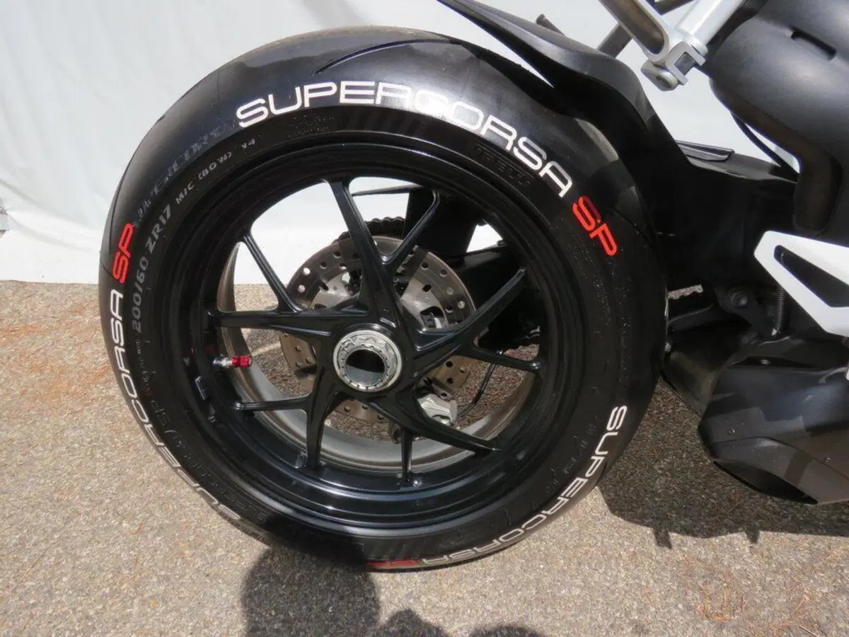 Ducati Streetfighter V4 1100 (2020) (11)