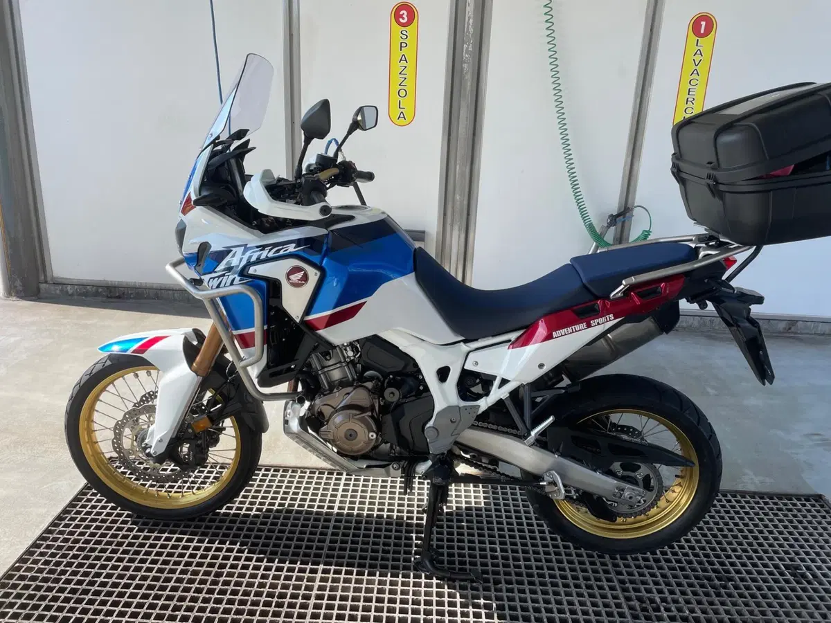 Honda Africa Twin CRF 1000L Adventure Sports DCT (2018 - 19) (2)