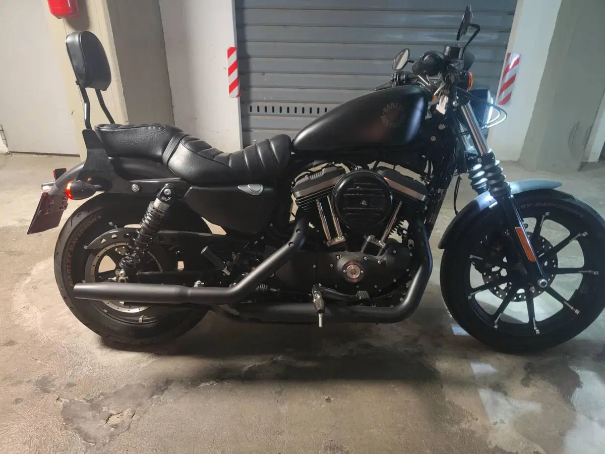 Harley-Davidson 883 Iron (2017 - 20) - XL 883N (5)