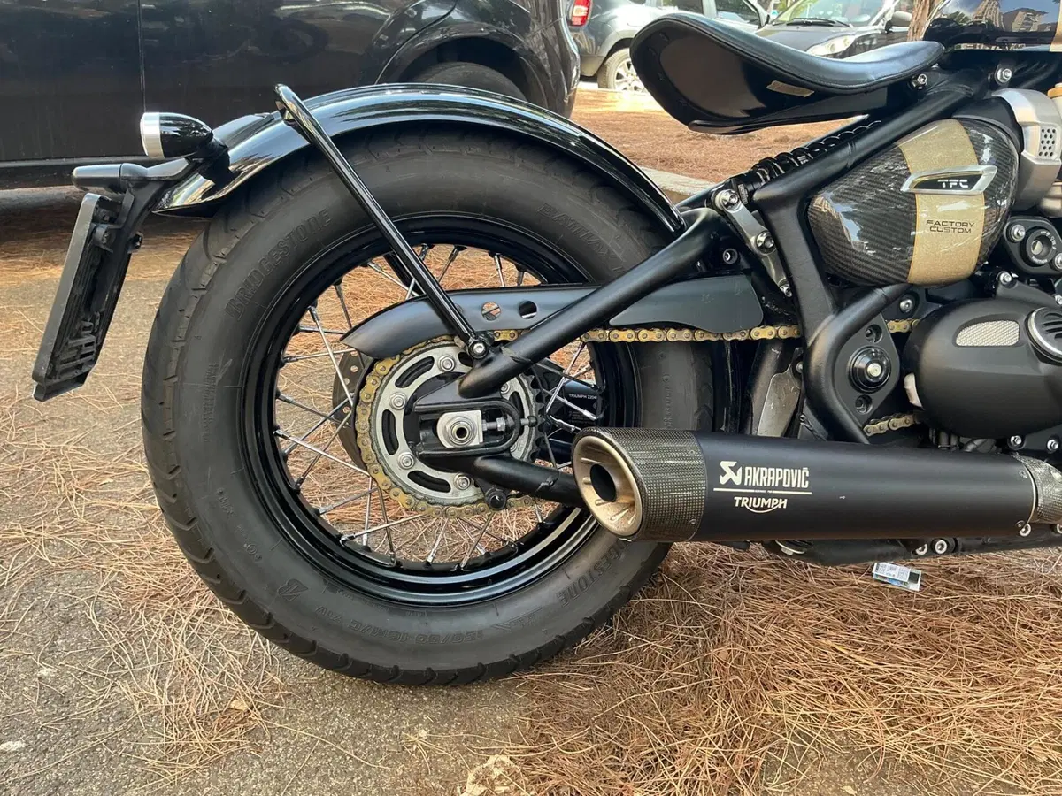 Triumph Bonneville Bobber TFC (2025) (5)