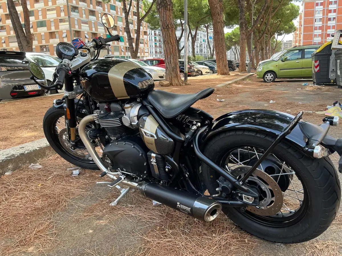 Triumph Bonneville Bobber TFC (2025) (7)