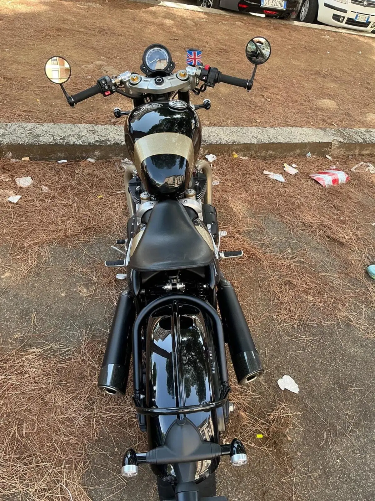 Triumph Bonneville Bobber TFC (2025) (8)