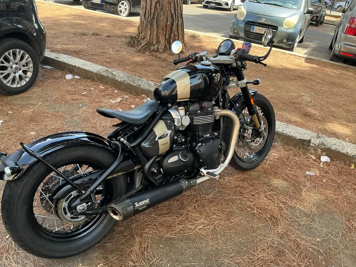 Triumph Bonneville Bobber TFC (2025) (9)