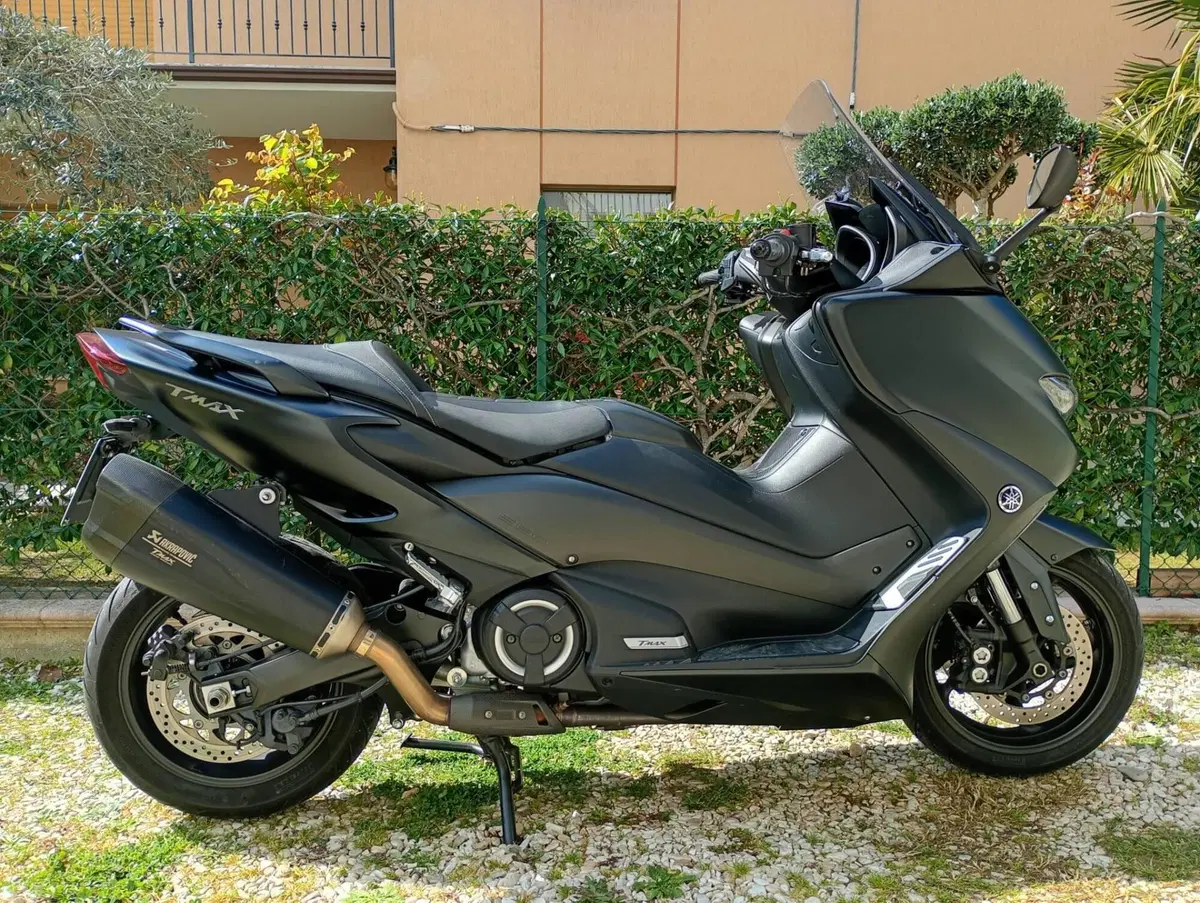 Yamaha T-Max 560 (2020 - 21) (3)