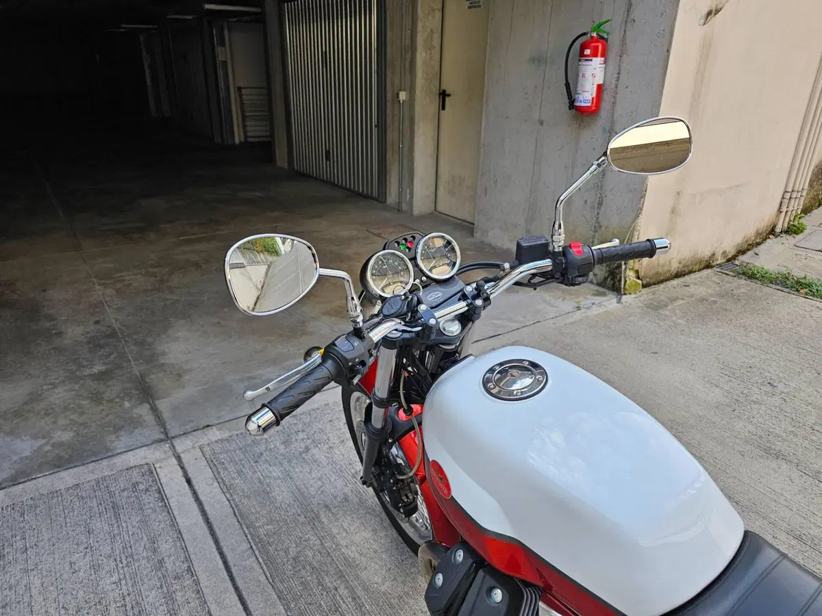 Moto Guzzi V7 Special (2012 - 14) (8)