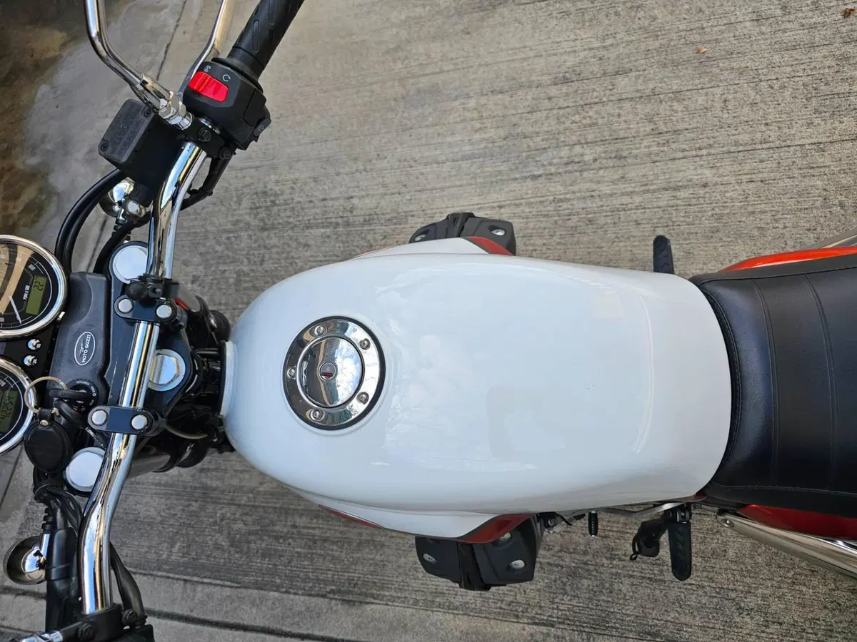 Moto Guzzi V7 Special (2012 - 14) (9)