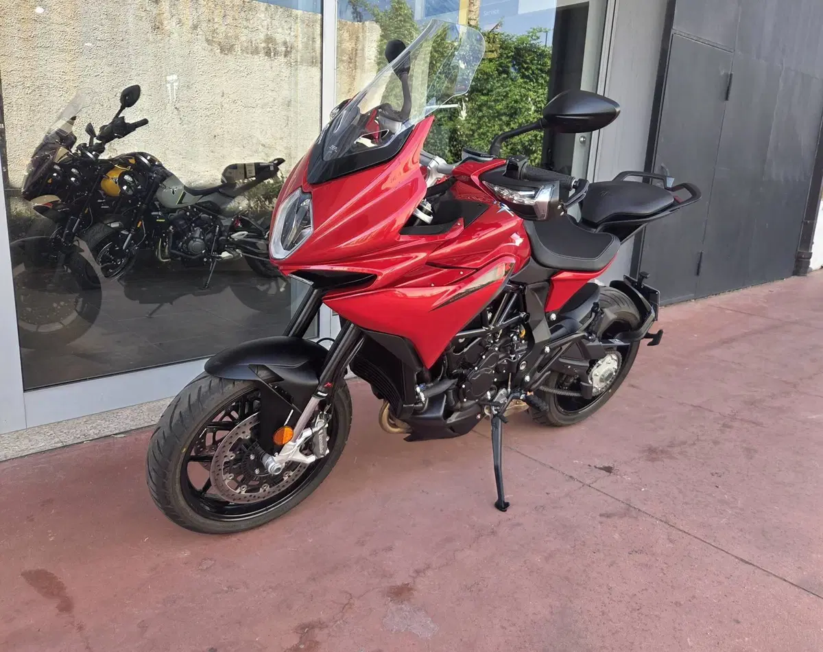 MV Agusta Turismo Veloce 800 R (2023 - 26) (6)