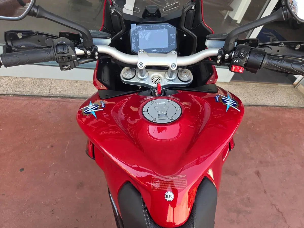 MV Agusta Turismo Veloce 800 R (2023 - 26) (10)