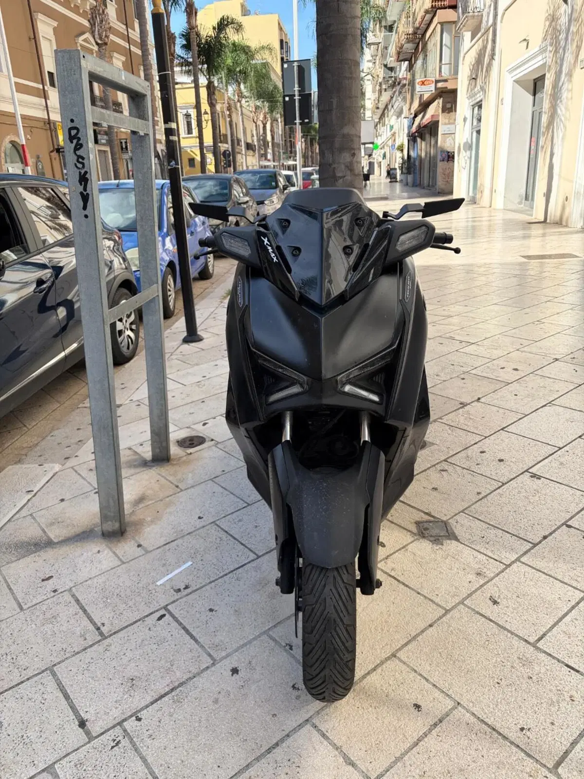 Yamaha X-Max 300 Tech Max (2025 - 26) (2)