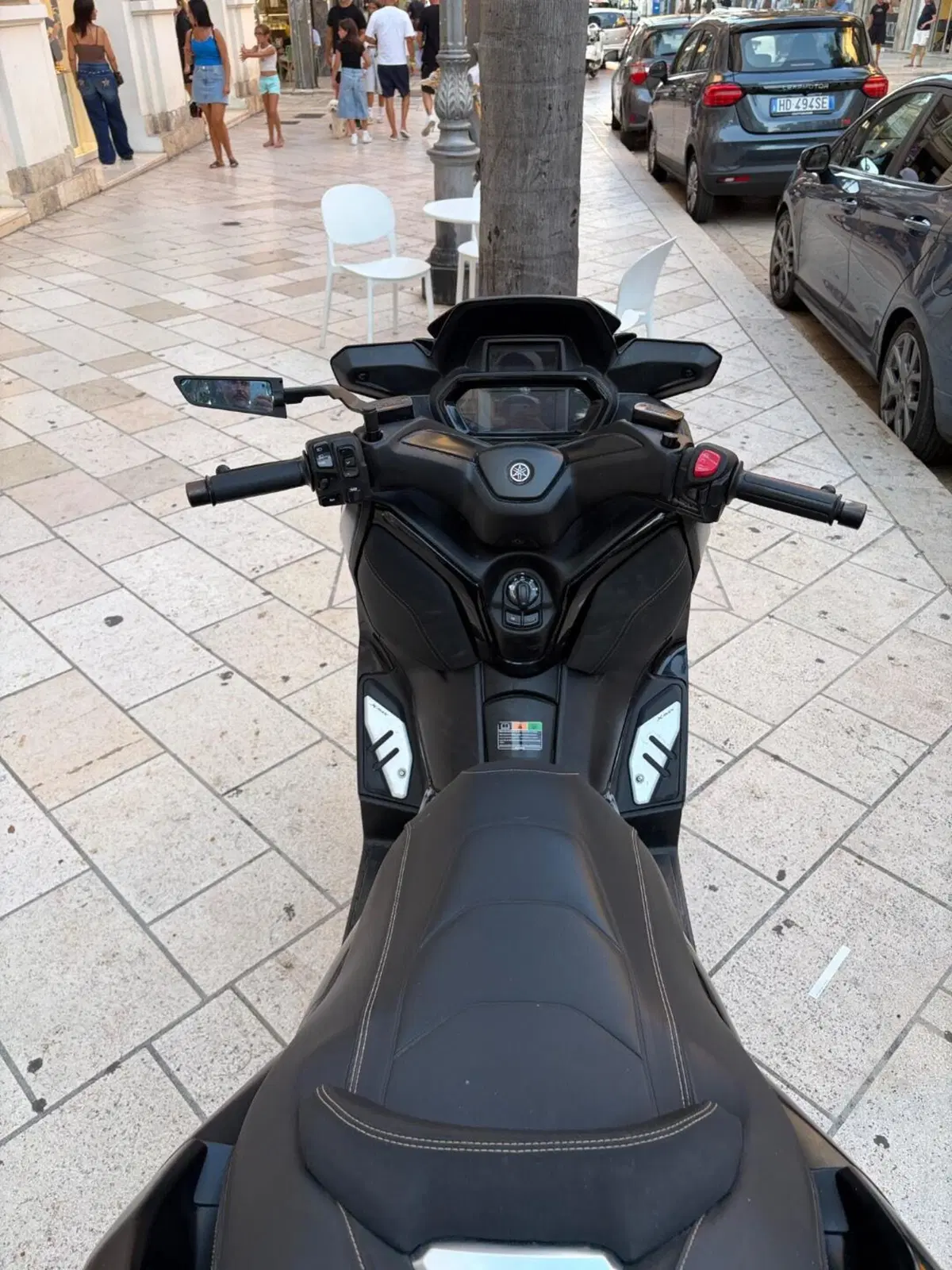 Yamaha X-Max 300 Tech Max (2025 - 26) (3)