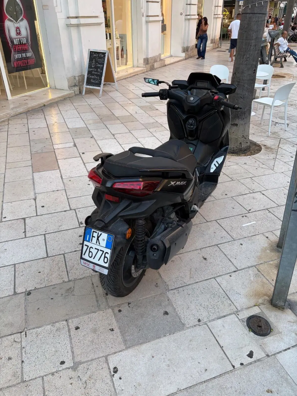 Yamaha X-Max 300 Tech Max (2025 - 26) (4)