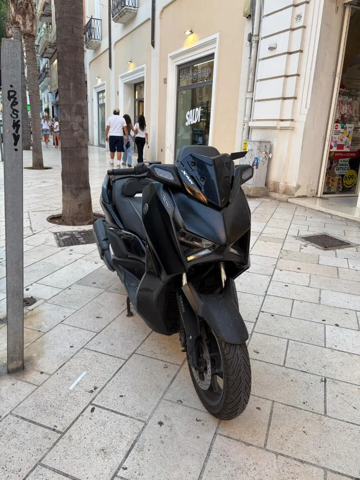 Yamaha X-Max 300 Tech Max (2025 - 26) (7)