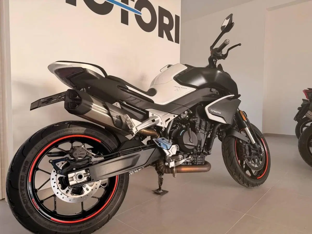 CFMOTO 800NK Advanced (2023 - 26) (2)