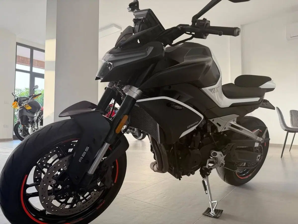 CFMOTO 800NK Advanced (2023 - 26) (6)