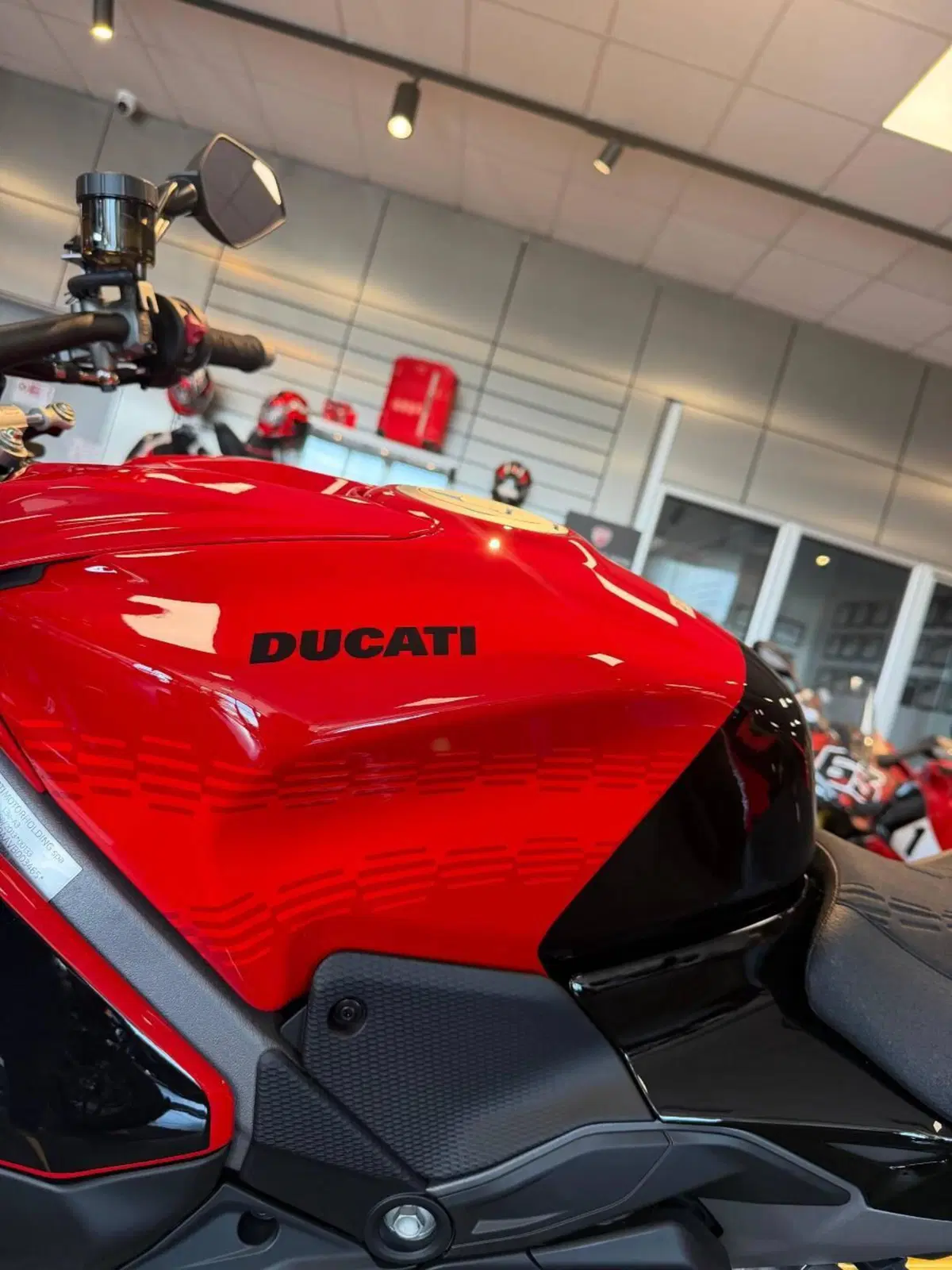 Ducati Streetfighter V4 S (2025 - 26) (11)