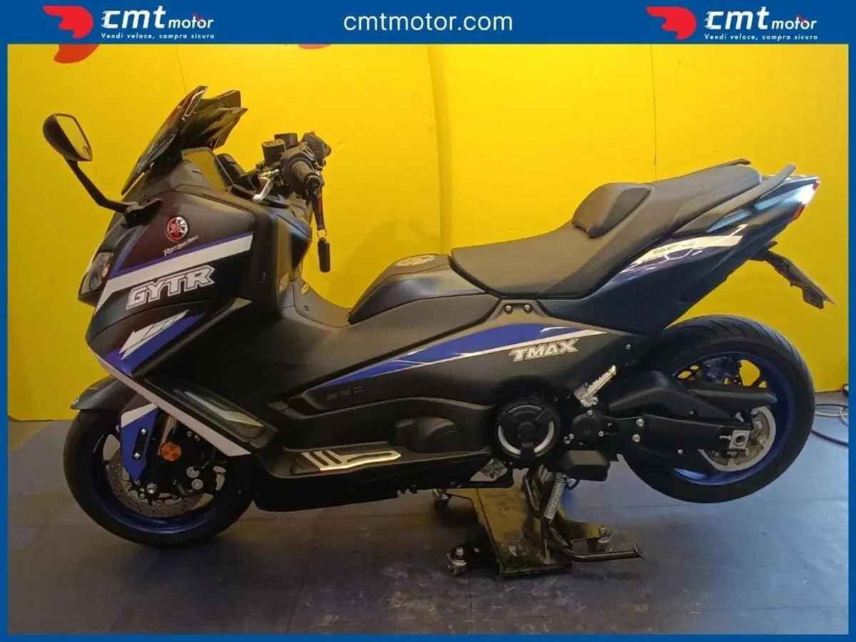 Yamaha T-Max 560 (2022 - 24) (3)