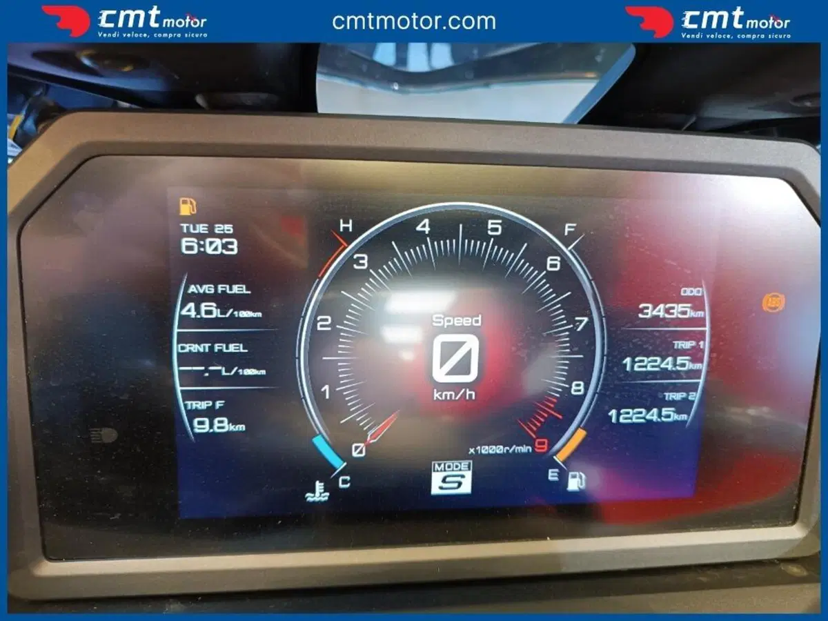 Yamaha T-Max 560 (2022 - 24) (5)