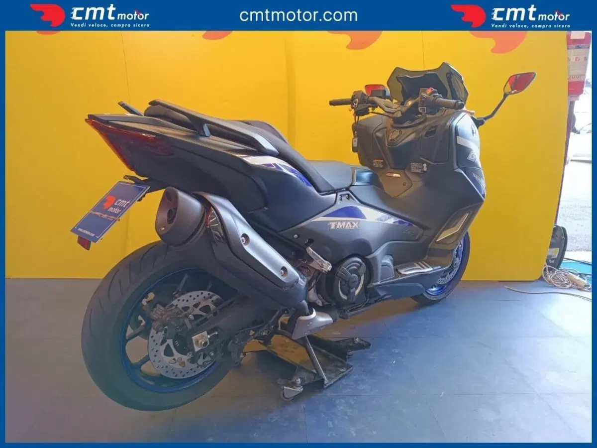 Yamaha T-Max 560 (2022 - 24) (7)