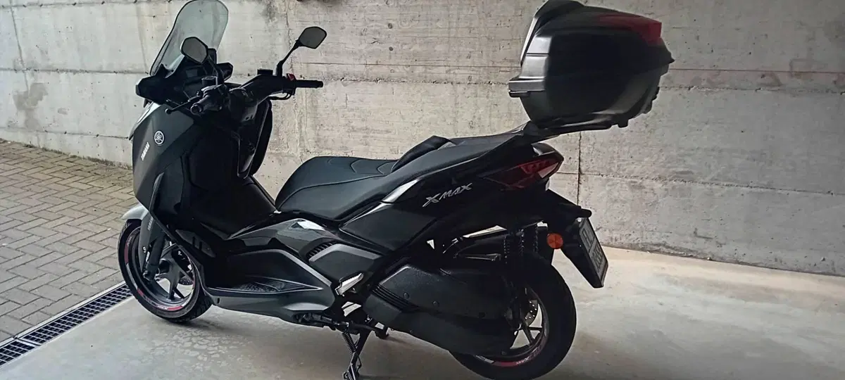 Yamaha X-Max 300 Tech Max (2025 - 26) (4)