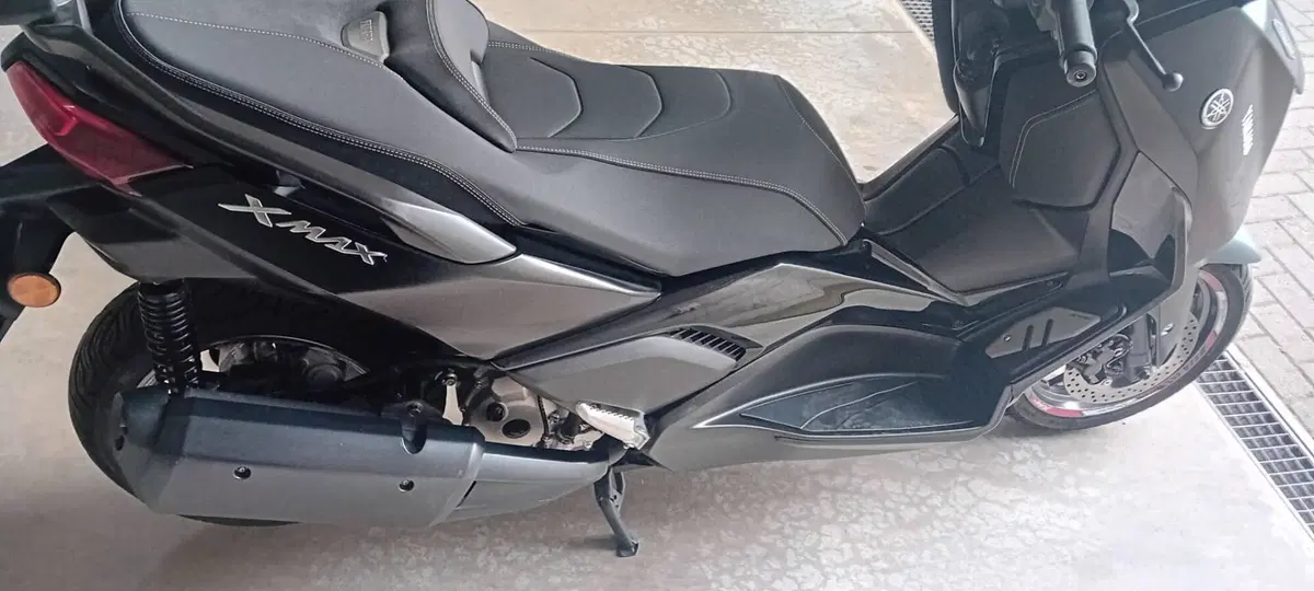 Yamaha X-Max 300 Tech Max (2025 - 26) (5)