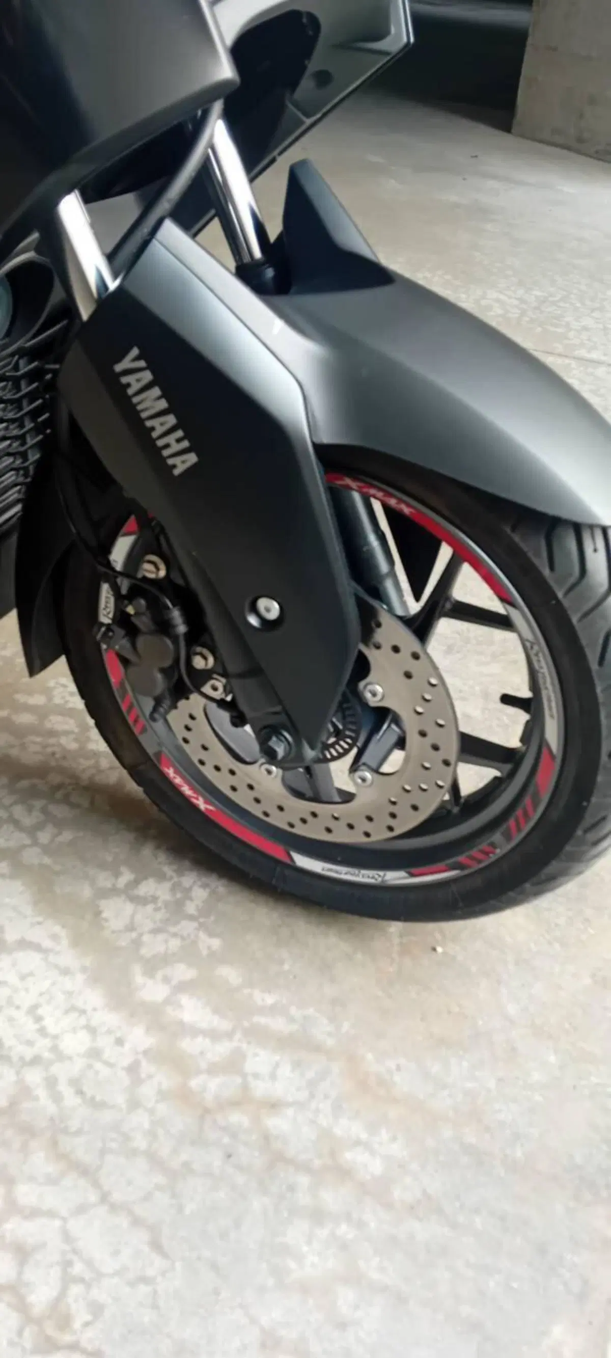 Yamaha X-Max 300 Tech Max (2025 - 26) (6)