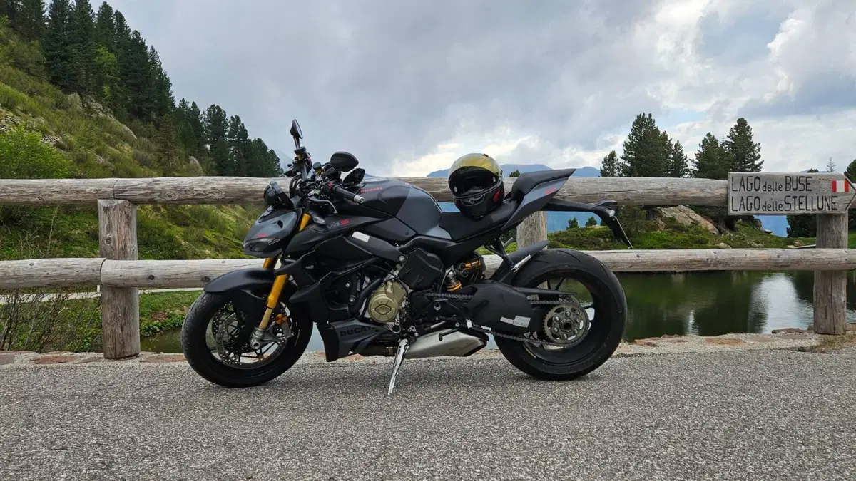 Ducati Streetfighter V4 S (2023 - 24) (2)