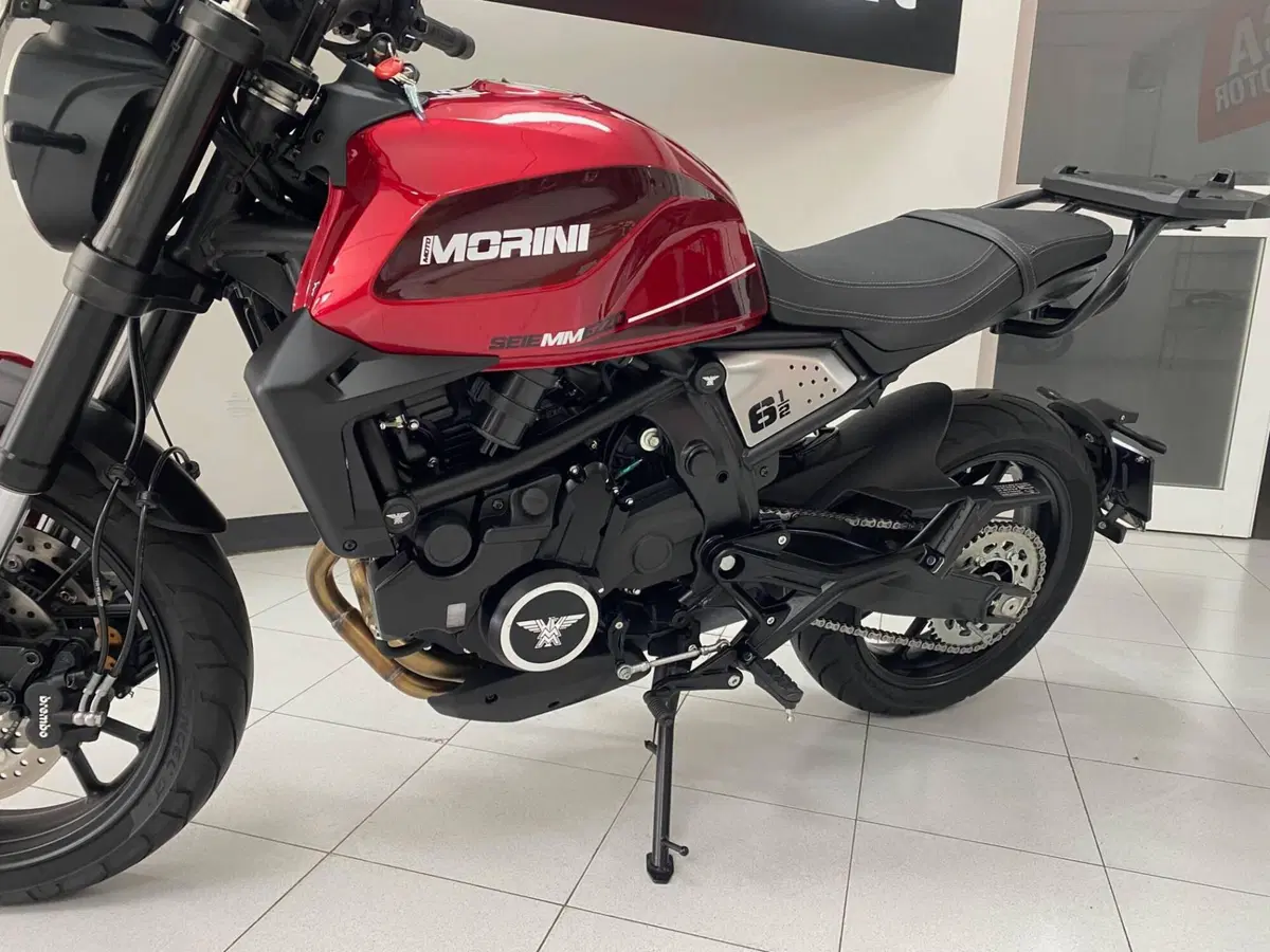 Moto Morini SEIEMMEZZO STR (2022 - 26) (5)