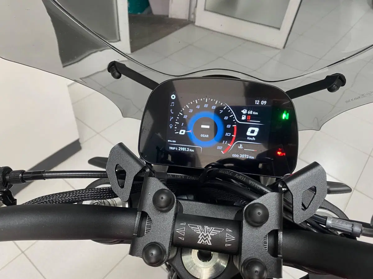 Moto Morini SEIEMMEZZO STR (2022 - 26) (3)