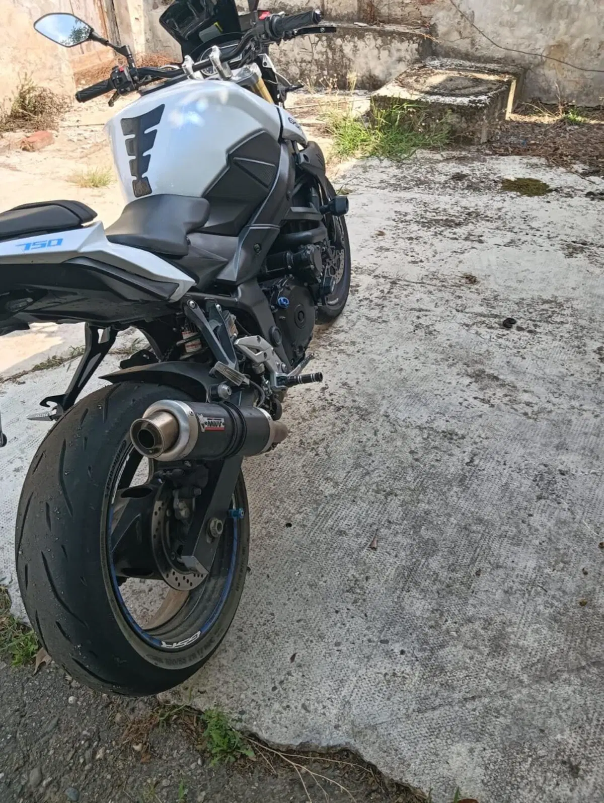 Suzuki GSR 750 ABS (2010 - 17) (5)