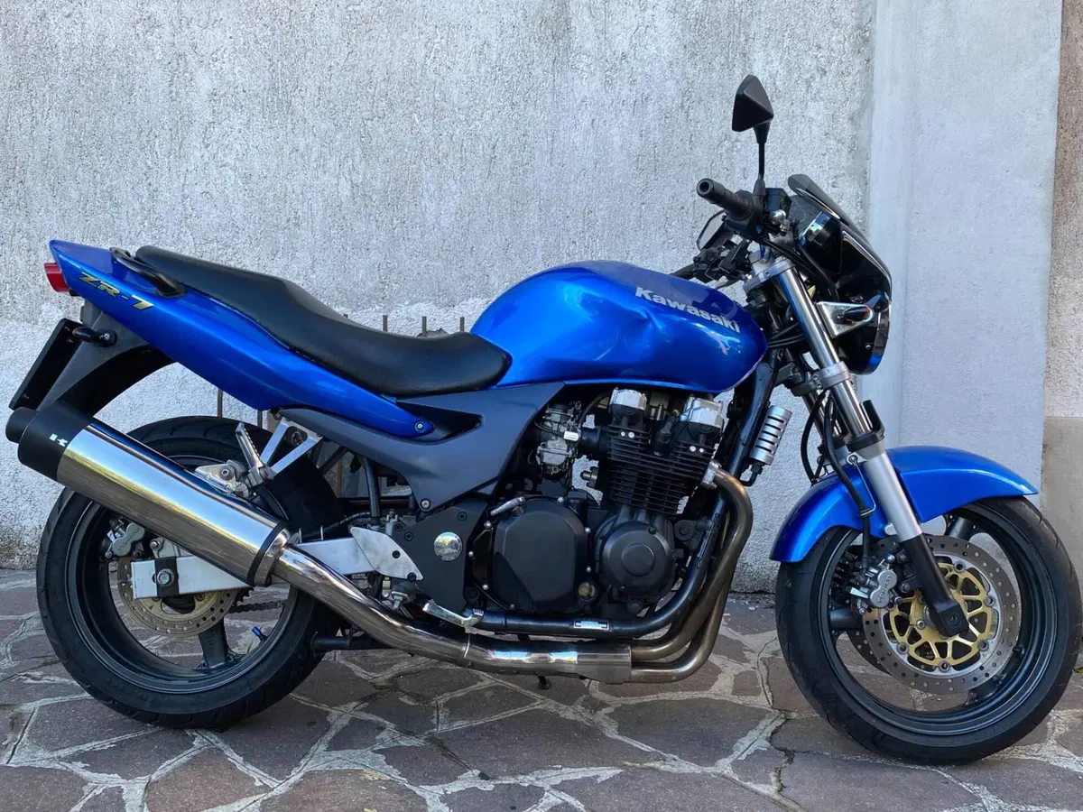 Kawasaki ZR-7 (2001 - 04)