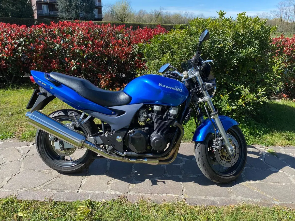 Kawasaki ZR-7 (2001 - 04) (2)