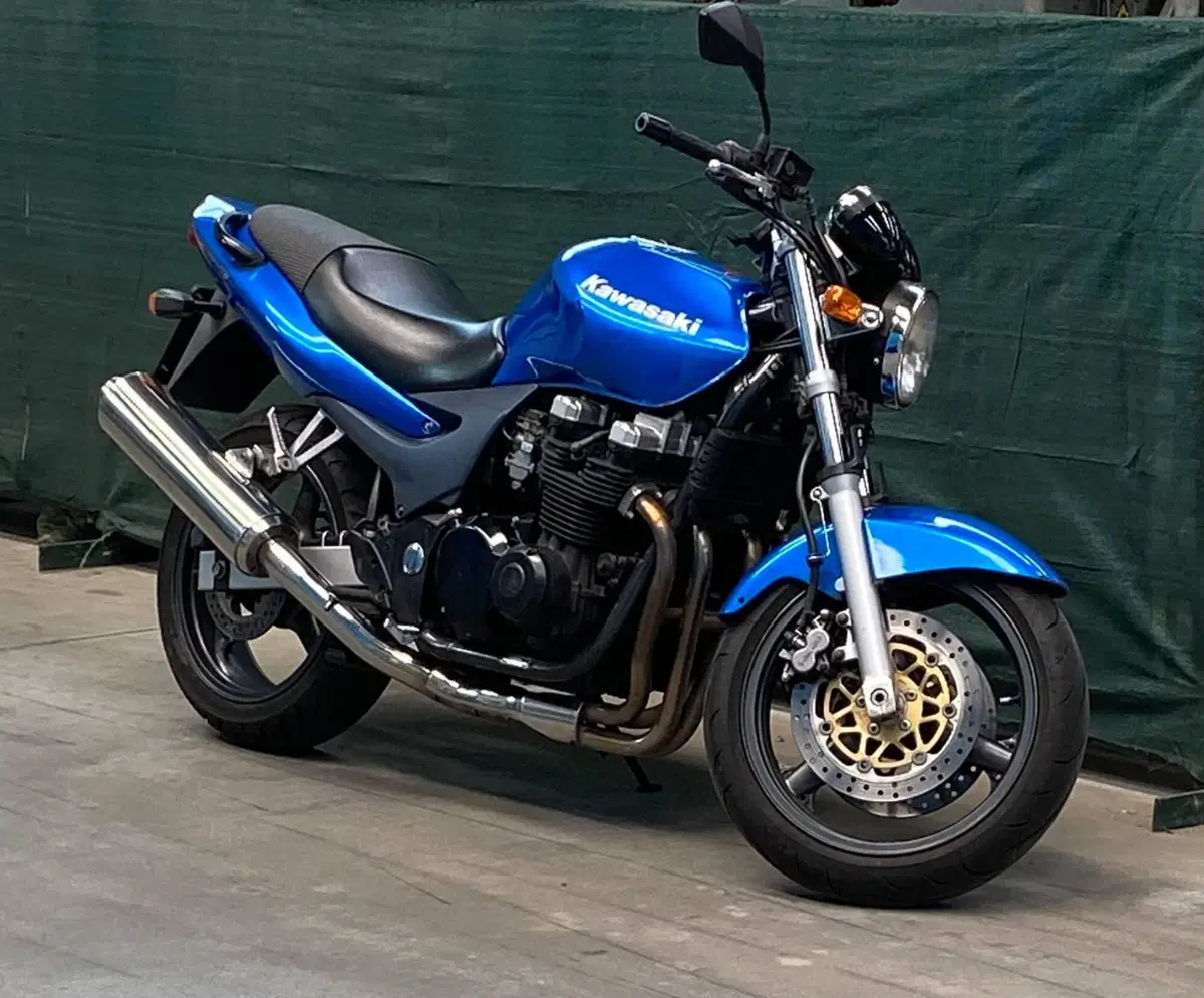 Kawasaki ZR-7 (2001 - 04) (3)