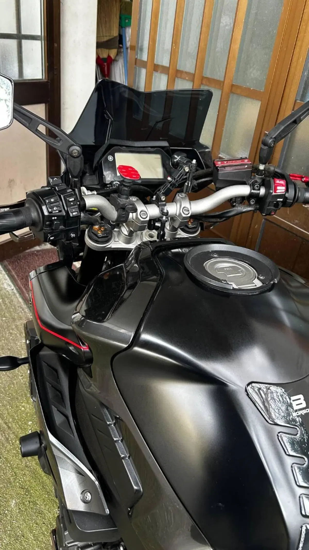 Yamaha MT-10 (2017 - 20) (4)