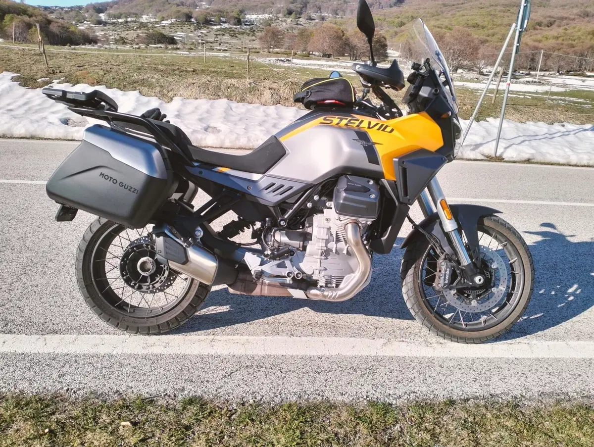 Moto Guzzi Stelvio (2024 - 26) (3)