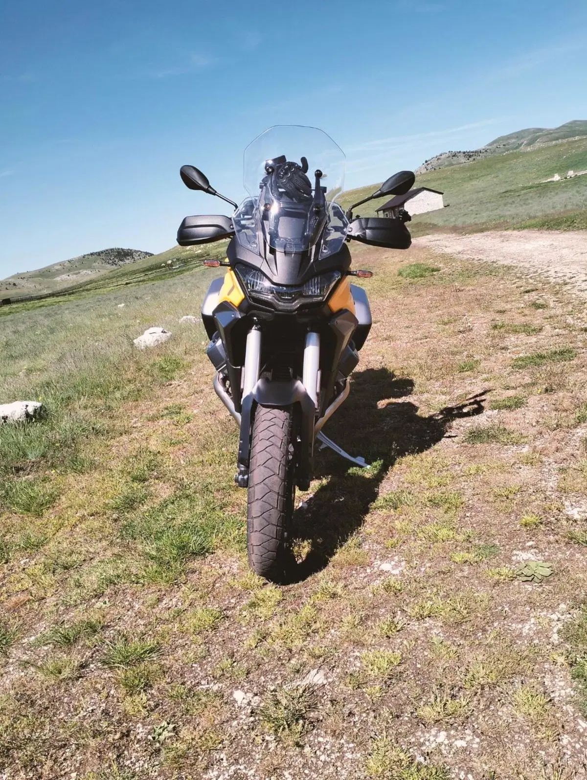 Moto Guzzi Stelvio (2024 - 26) (5)