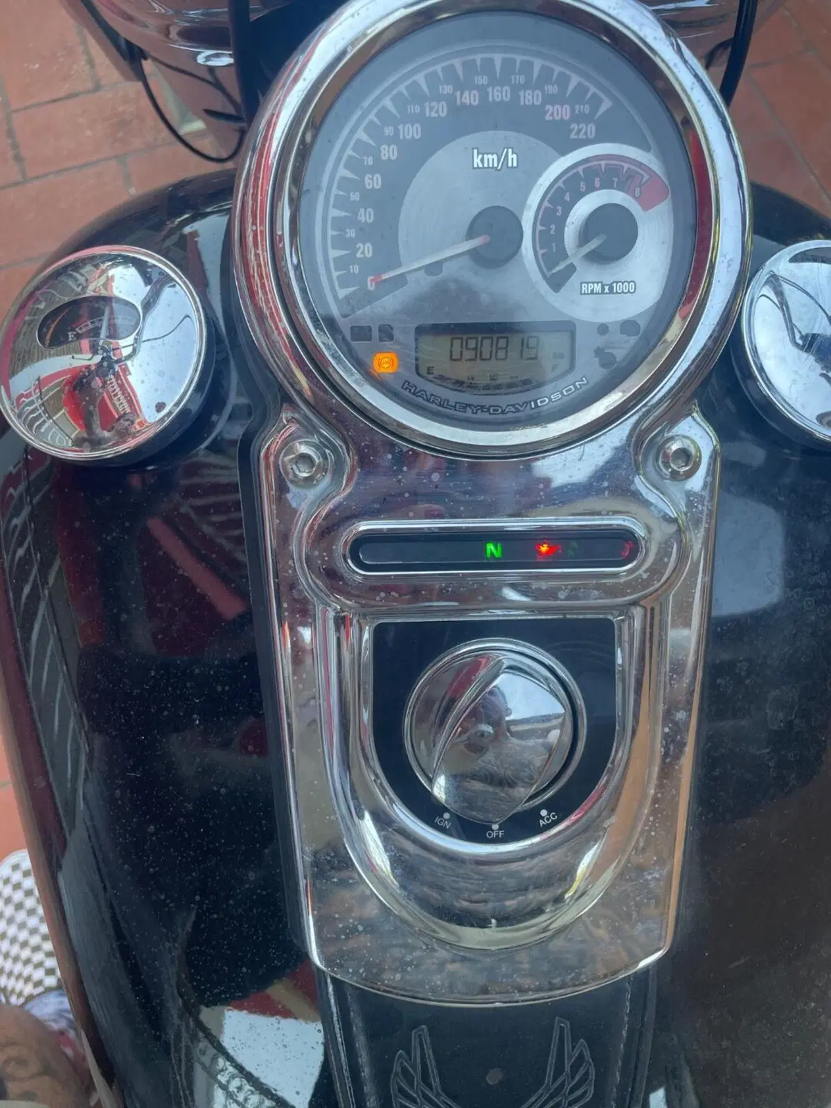 Harley-Davidson 1690 Wide Glide (2010 - 17) - FXDWG (2)
