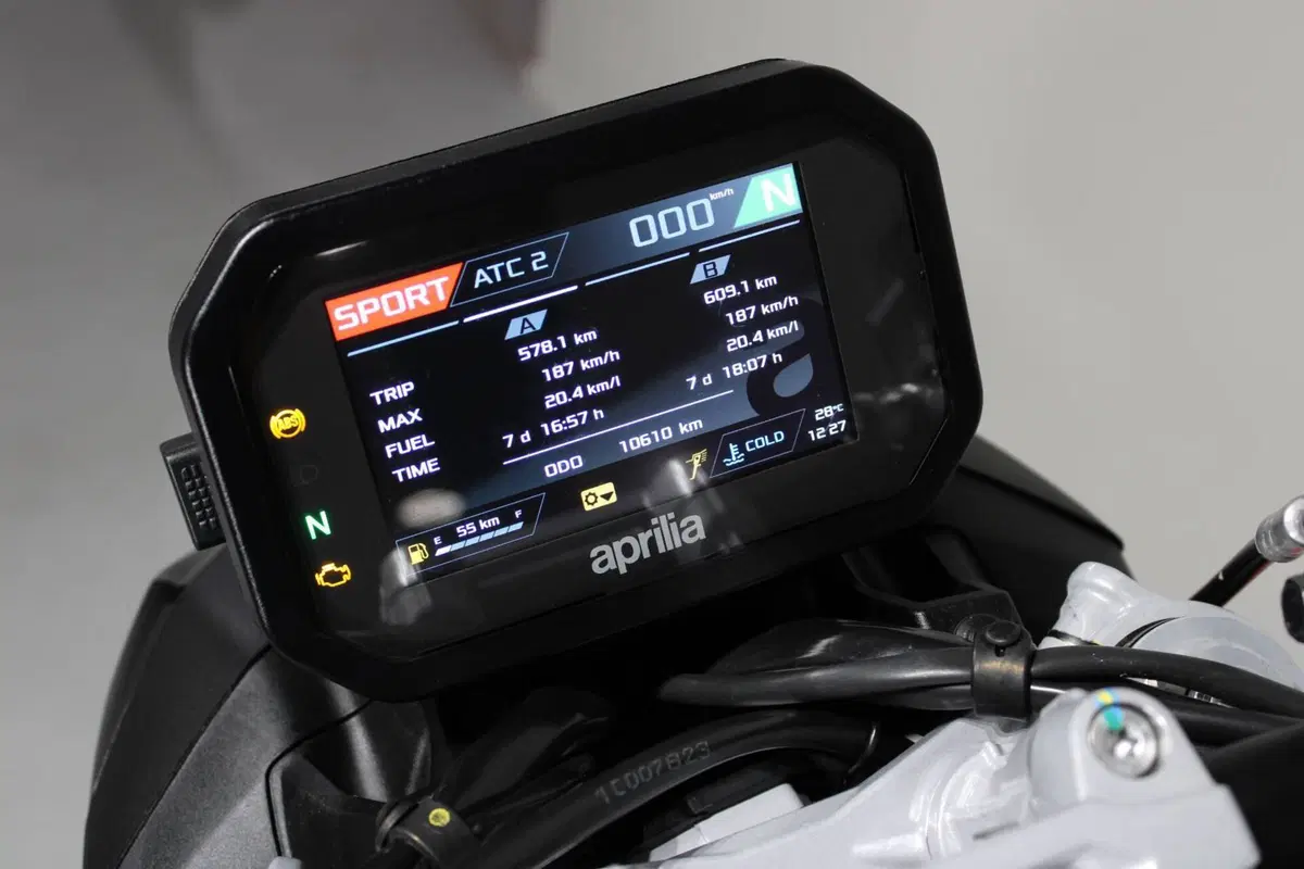 Aprilia Tuono 457 (2025 - 26) (6)