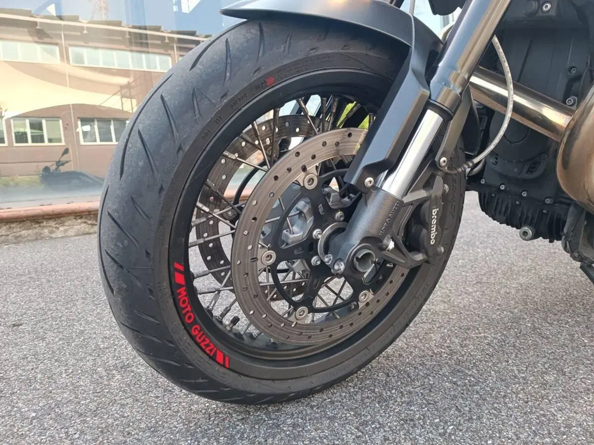 Moto Guzzi Griso 1200 8V Special Edition (2012 - 16) (2)