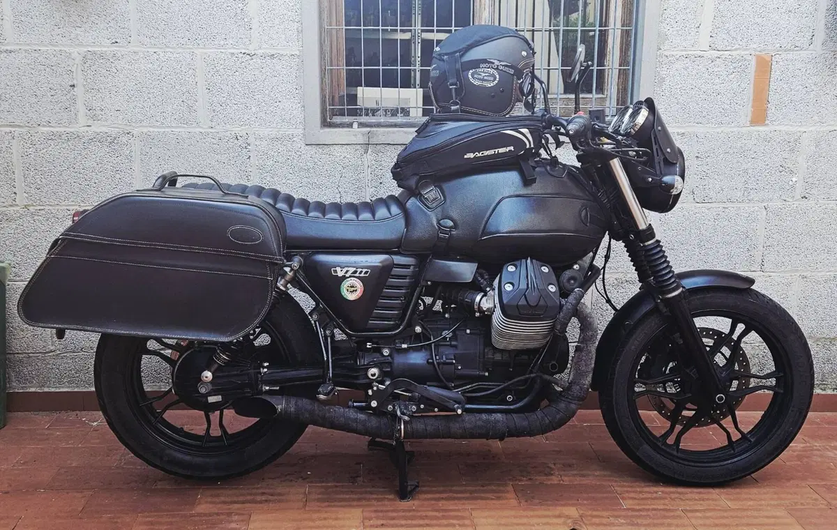 Moto Guzzi V7 II Stone (2015 - 17)