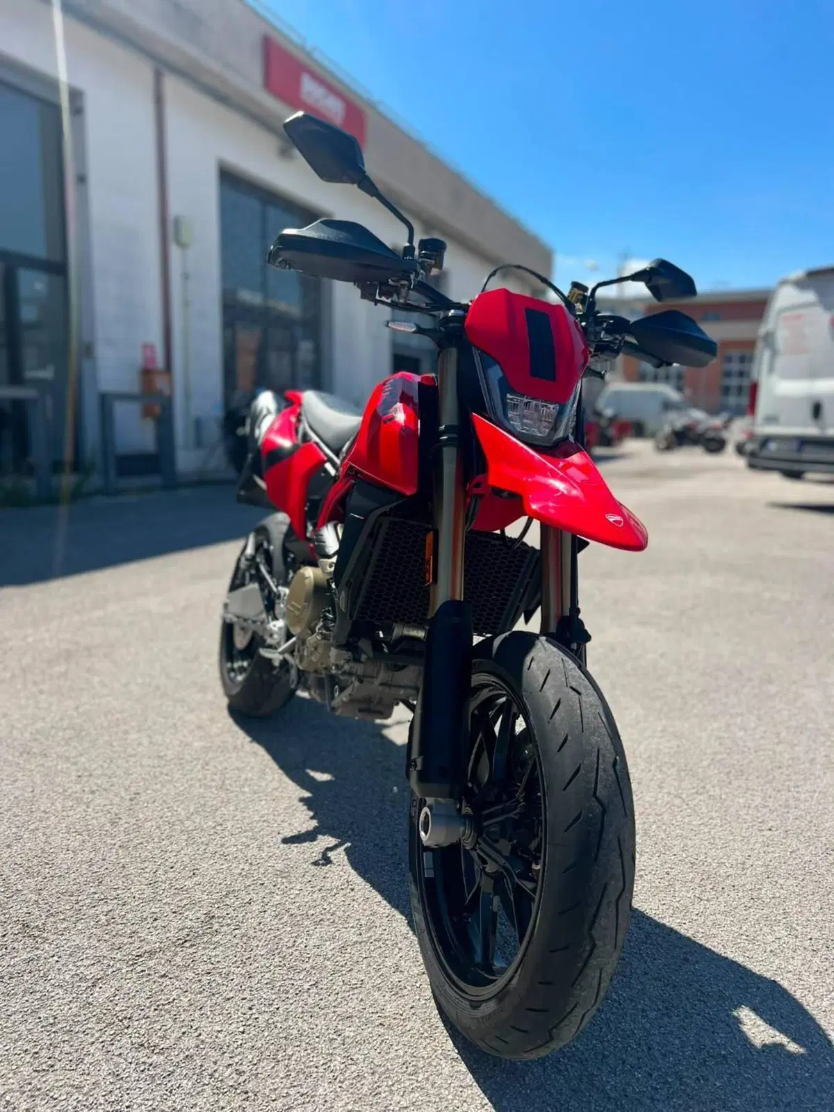 Ducati Hypermotard 698 Mono (2024 - 26) (2)